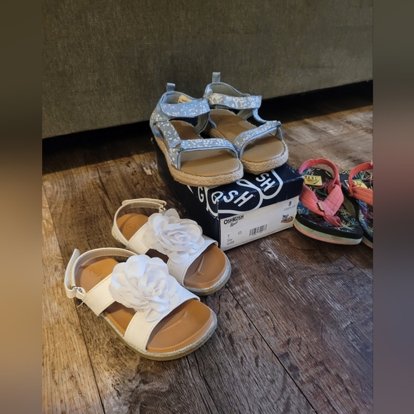 Sandles Lot (8-10c) - Picture 3 of 3